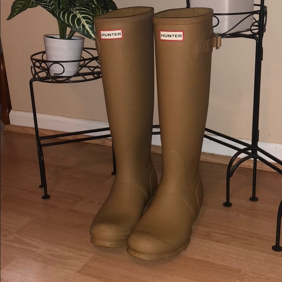 Hunter Shoes - Unique Mustard Yellow Tall Hunter Boots 💛🍂